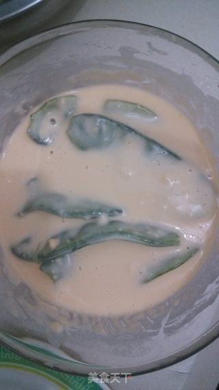油炸眉豆的做法步骤：3