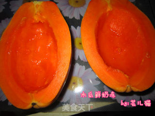 木瓜鲜奶冻的做法步骤：1
