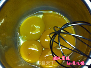 戚风蛋糕(8寸 5蛋 配方)的做法步骤：4