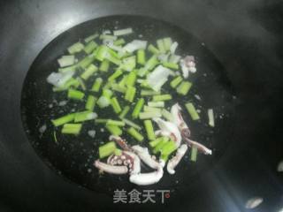 海鲜意粉的做法步骤：2