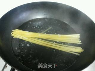 海鲜意粉的做法步骤：3
