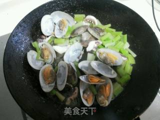 海鲜意粉的做法步骤：5