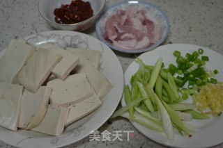 家常豆腐的做法步骤：1