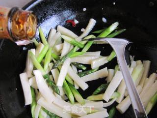 蚝油茭白炒芦笋的做法步骤：6