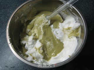 抹茶蜜豆蛋糕卷的做法步骤：8