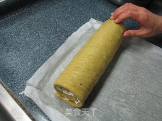 抹茶蜜豆蛋糕卷的做法步骤：21