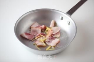 苦瓜炒肉片的做法步骤：2