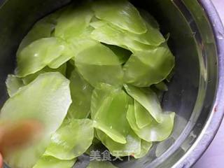 凉拌莴笋片的做法步骤：3