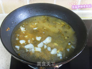 老坛酸菜牛肉面的做法步骤：3
