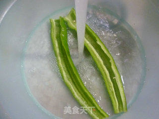 青椒白洋葱炒素火腿的做法步骤：2