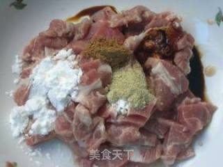 滑子菇炒肉的做法步骤：3