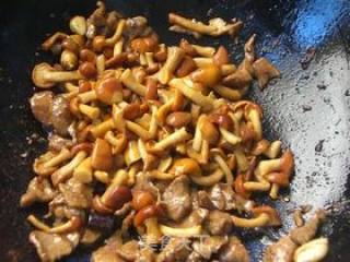滑子菇炒肉的做法步骤：6