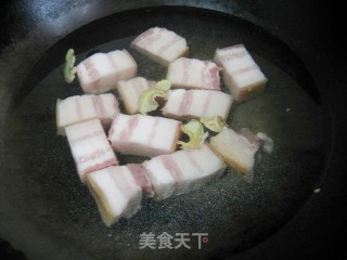 白萝卜红烧肉的做法步骤：1