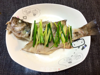 清蒸鲈鱼的做法步骤：5
