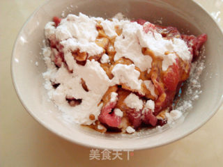 水煮牛肉的做法步骤：1