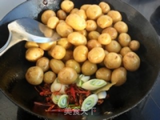 酱香土豆仔的做法步骤：3