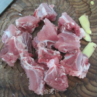 清汤老排的做法步骤：2