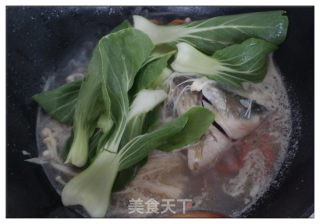 金针菇鲫鱼汤的做法步骤：5