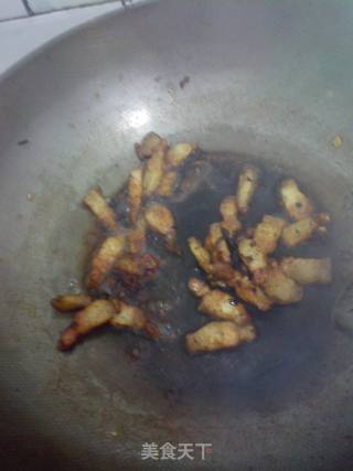 回锅肉炒四季豆的做法步骤：5