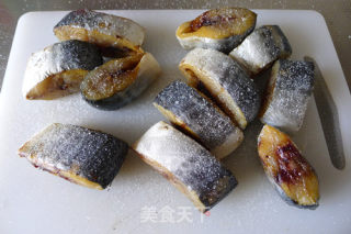 油封鲅鱼的做法步骤：1
