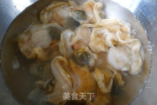 蒜蓉粉丝蒸扇贝的做法步骤：1