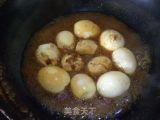 五香卤蛋的做法步骤：2