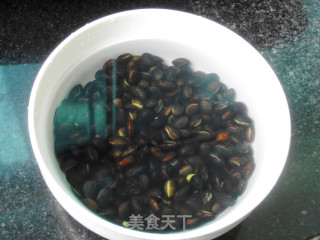雪梨黑豆糖水的做法步骤：2
