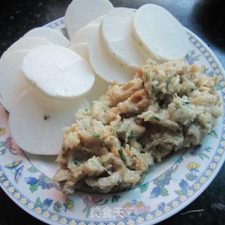 煎白萝卜酿肉的做法步骤：1