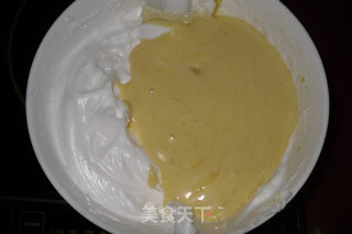 原味戚风蛋糕的做法步骤：8