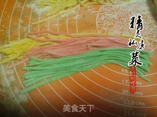 精灵彩丝卷面粉的做法步骤：4