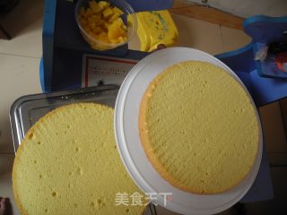 kitty猫生日蛋糕的做法步骤：1