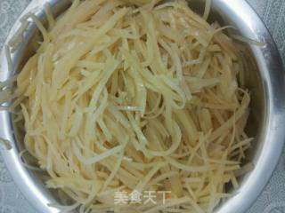 土豆丝——春饼配菜的做法步骤：7