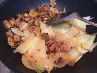 土豆盐煎肉的做法步骤：6