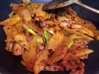 土豆盐煎肉的做法步骤：7