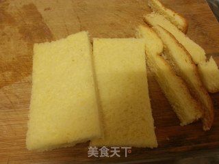 【快手早餐】港式酥脆餐蛋三明治的做法步骤：2