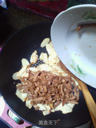 茭白炒肉丝的做法步骤：7