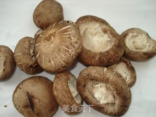 花菇炒鸡蛋的做法步骤：2