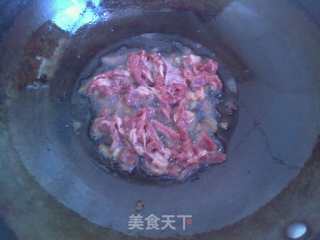 牛肉炒蒜薹的做法步骤：3