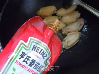 酸酸甜甜最开胃---茄汁烧鸡翅的做法步骤：2