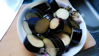 酥茄子的做法步骤：1