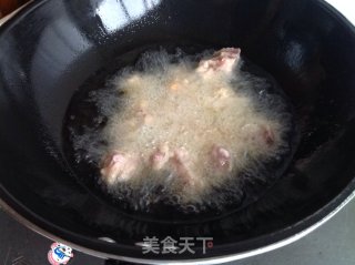 糖醋排骨的做法步骤：3