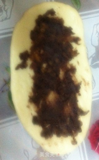 毛毛虫豆沙包的做法步骤：2