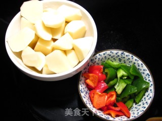 新疆大盘鸡的做法步骤：2