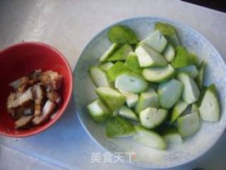 贝肉炒丝瓜的做法步骤：3