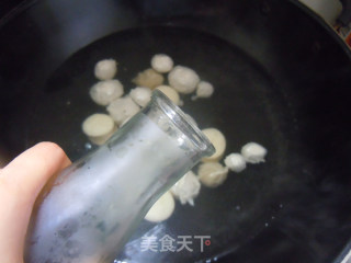 西红柿肉丸汤的做法步骤：4