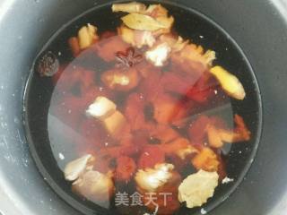 牛腩烧魔芋的做法步骤：2