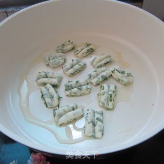 韭菜卷的做法步骤：9