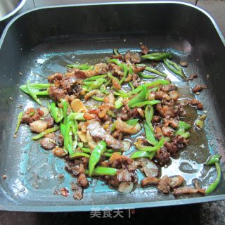 蒜片辣椒拆骨肉的做法步骤：7