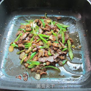 蒜片辣椒拆骨肉的做法步骤：8