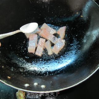 鲜豆角煮鱼的做法步骤：4